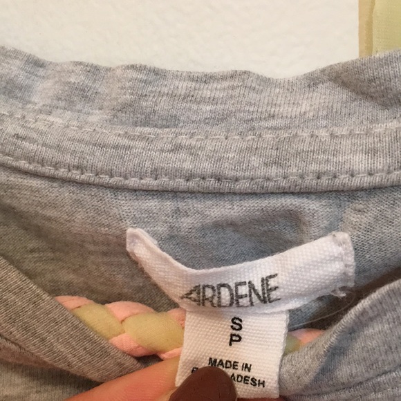 I have too many clothes. - Picture 3 of 4